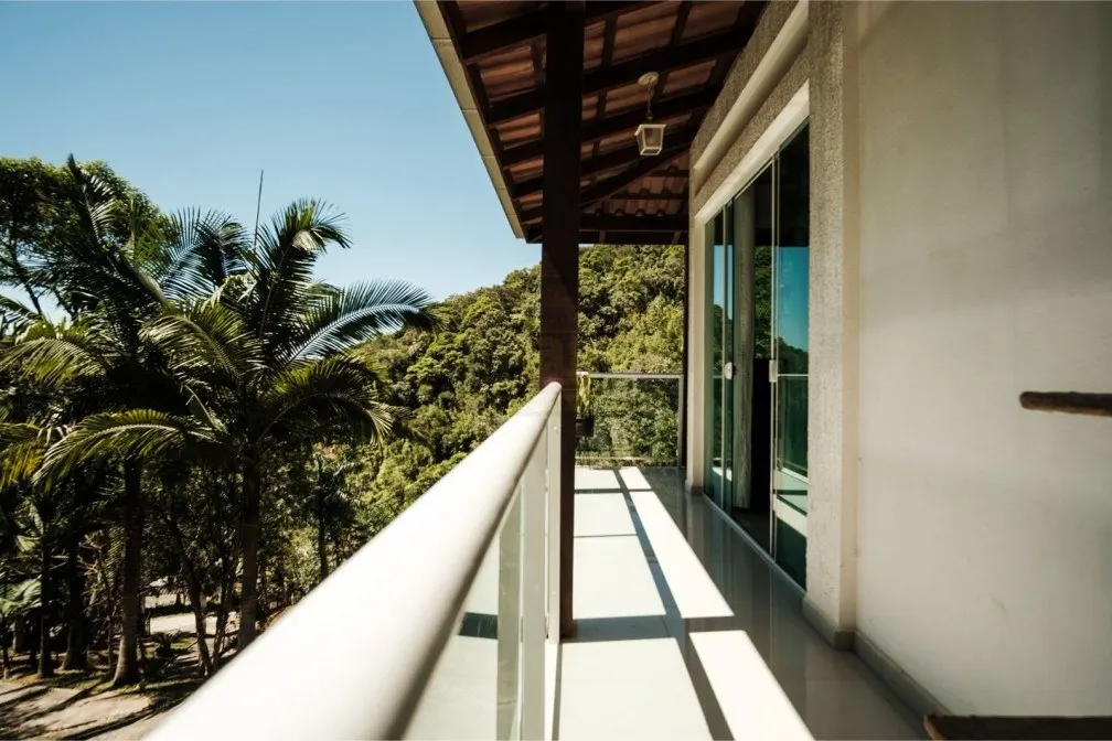 Varanda com vista para as palmeiras
